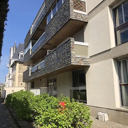 Apartment Bel Pres De La *