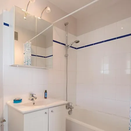 Bel Pres De La Apartment