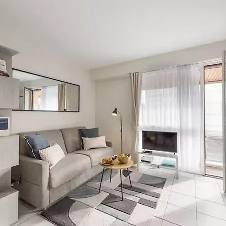 Bel Pres De La Apartment